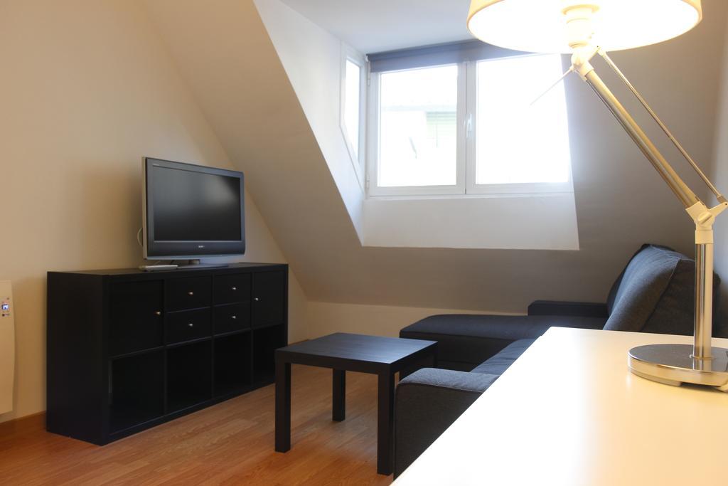 Apartamentos Habitat Zona Media โมนาชิล ภายนอก รูปภาพ