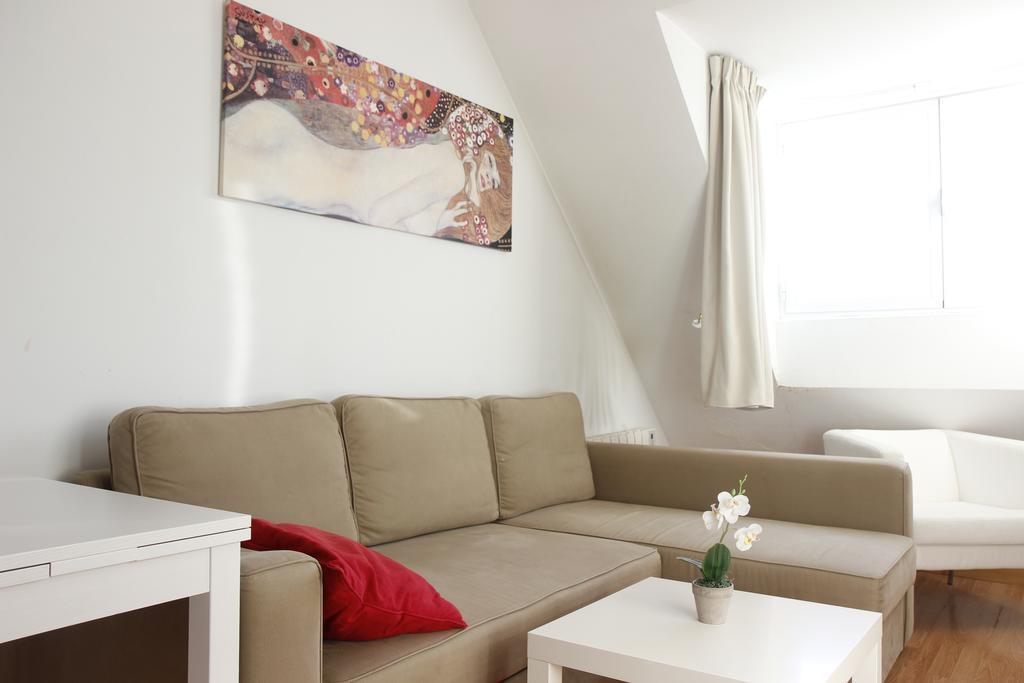 Apartamentos Habitat Zona Media โมนาชิล ภายนอก รูปภาพ