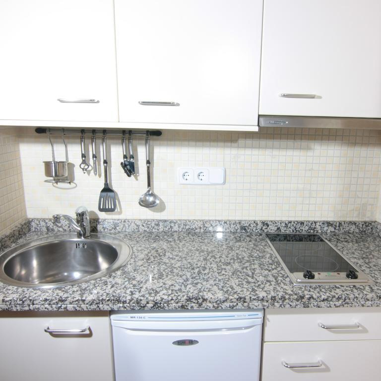 Apartamentos Habitat Zona Media โมนาชิล ภายนอก รูปภาพ