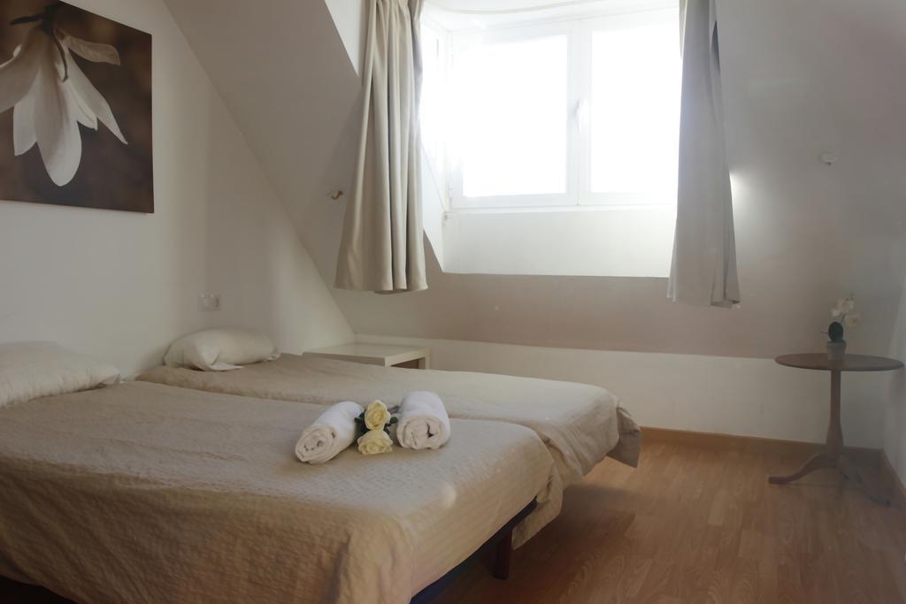 Apartamentos Habitat Zona Media โมนาชิล ภายนอก รูปภาพ
